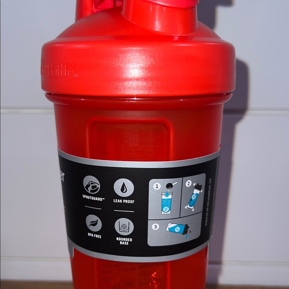 Blender Bottle Classic Shaker Cup - Picture 3 of 10